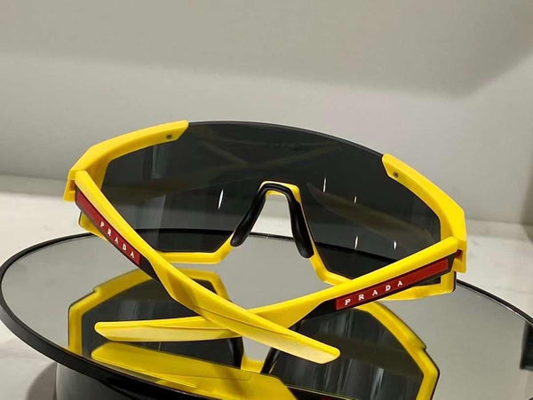 Sporty Designer Shield Style Sunglasses
