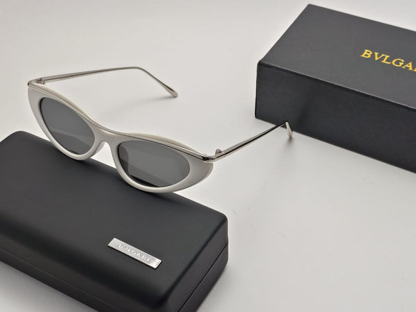 Luxury Slim Cat-Eye Sunglasses with Gold Metal Frame