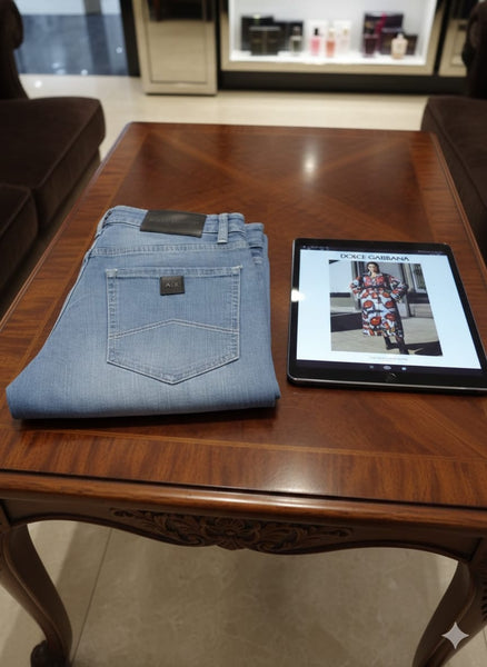 Men’s Light Blue Denim Jeans Modern Everyday Style