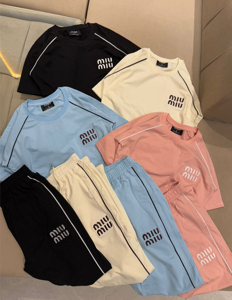 Women’s Premium Tracksuit With Trendy Logo Design