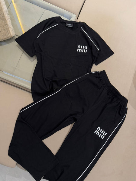 Women’s Premium Tracksuit With Trendy Logo Design