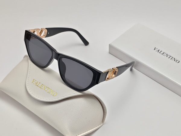 Chic Branded  Designer Eyeglasses with Signature V Logo