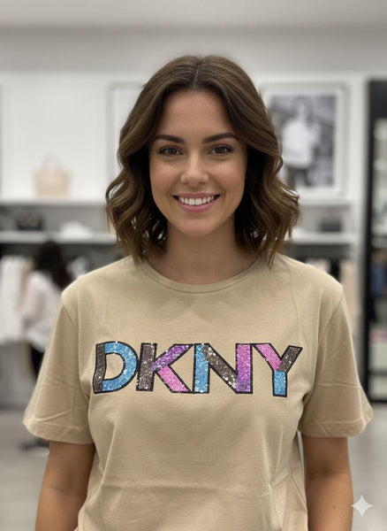 Stylish  Logo T-Shirt – Casual Chic Everyday Wear