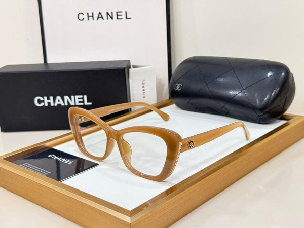 Classic Tortoiseshell Square Eyeglasses Sophisticated Everyday Style