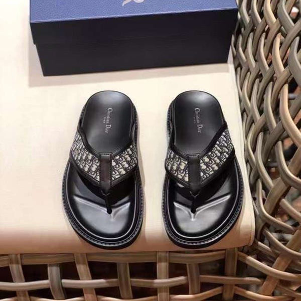 Men’s Premium Designer Flip-Flop Sandals Stylish Comfortable Casual Slippers