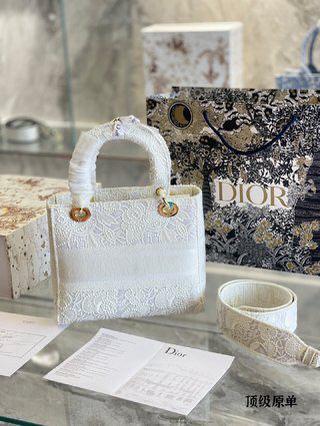 Floral Fantasy Lace Pattern Shoulder Bag