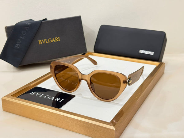 Exclusive Elegant   Oversized Cat Eye Shape  Sunglasses with Signature Logo