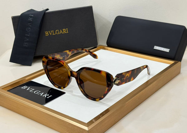 Exclusive Elegant   Oversized Cat Eye Shape  Sunglasses with Signature Logo