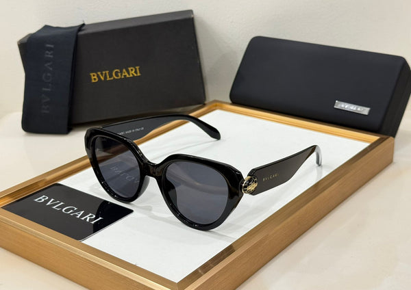 Exclusive Elegant   Oversized Cat Eye Shape  Sunglasses with Signature Logo