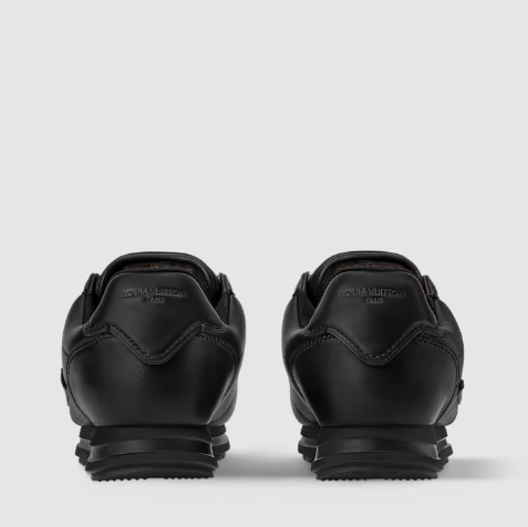 Classic Black Low-Top Sneakers with Sleek Finish