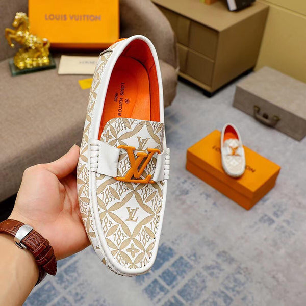 Men Branded Texture Design Loafers