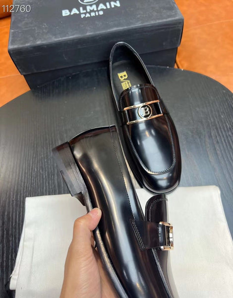 Men Premium Loafers With Metal Accent