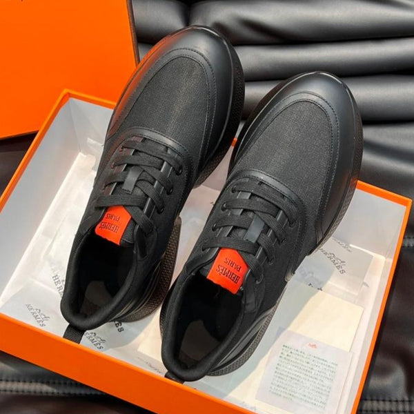 Designer Black Low-Top Giga Sneakers