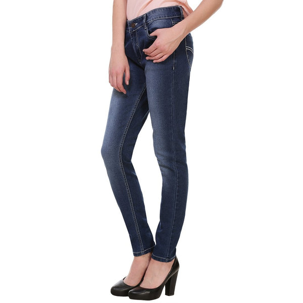 Women's Skinny Fit Mid-Rise Light Fade Clean Look Streachable Jeans