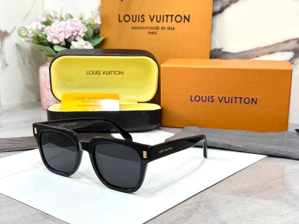 Louis Vuitton LV Escape Square Sunglasses, Black, Free