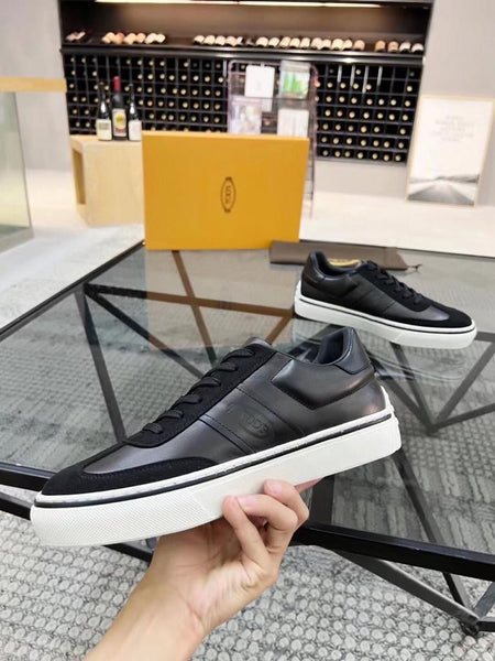 Smooth leather sneakers